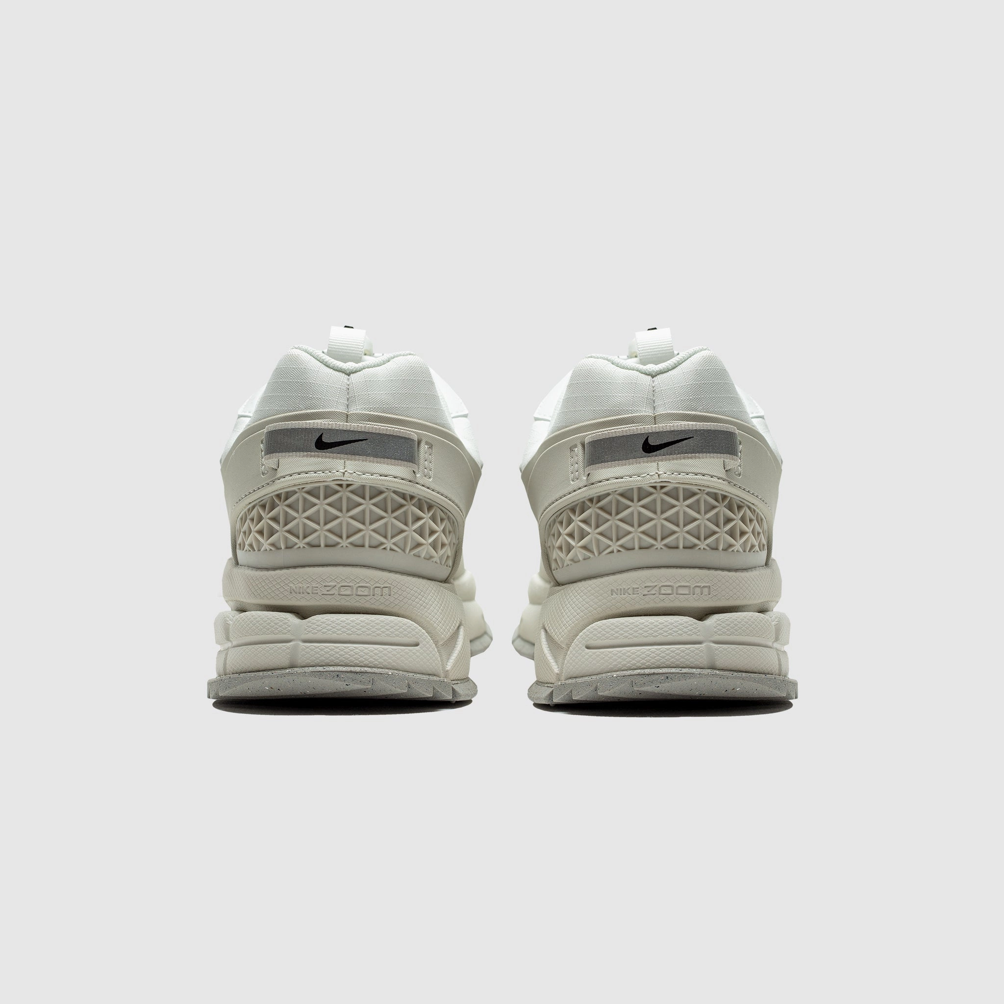 ZOOM VOMERO ROAM LIGHT BONE